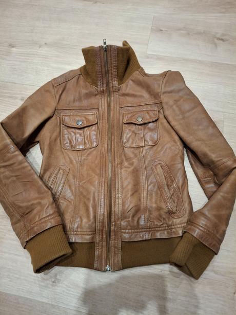 Bunda z pravej kože veľkosť s, stradivarius,s