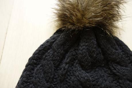 Dámska zimná čiapka, s