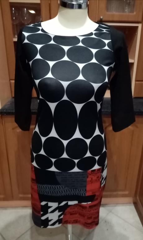 Pekné čierne šaty zn. desigual veľkosť č. 38, desigual,38