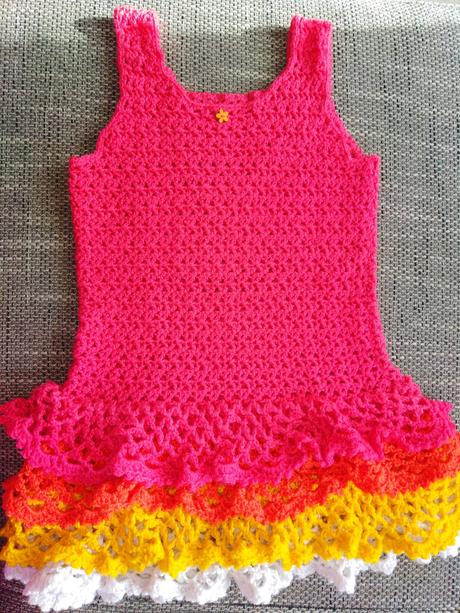 Háčkované šaty, 122