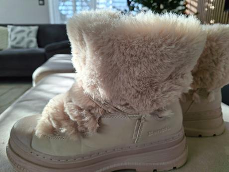 Dievčenské zimné, 35