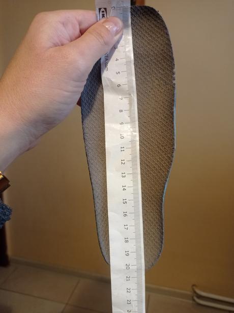 Turisticke kotnikove topanky, 32