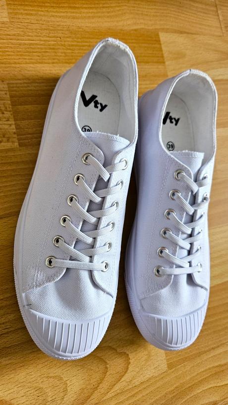 Biele platene tenisky, vel. 39, zn. vty, 39