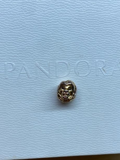 Pandora lev, pandora