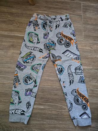 Tepláky hot wheels č.122, 122