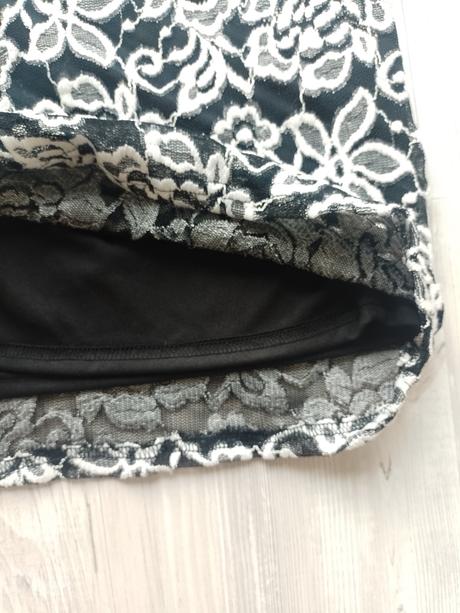 Čipkované šaty, l