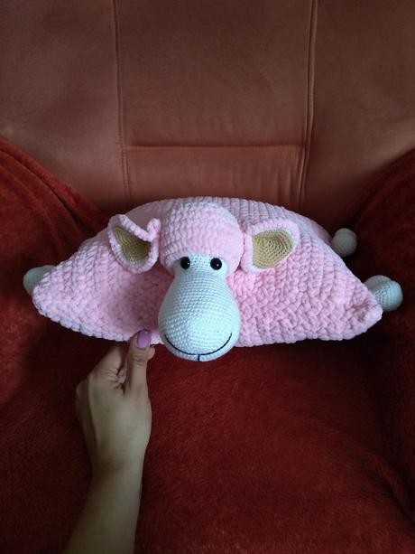 Háčkovaný handmade vankúš ovečka, 
