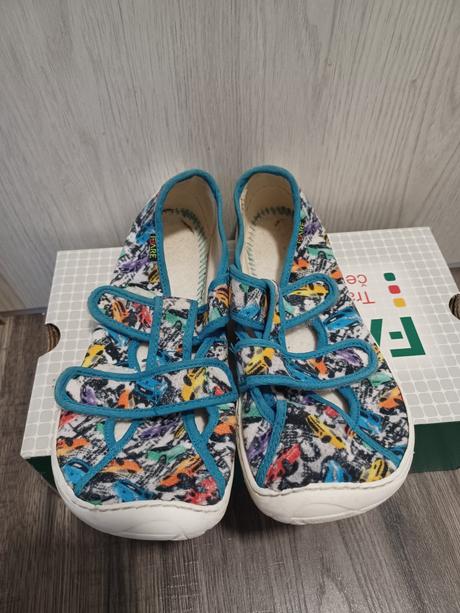 Farebare papuče, 33