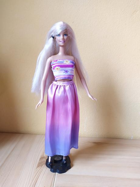 Barbie salon surprise, 