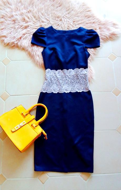 Šaty tmavo modre, s