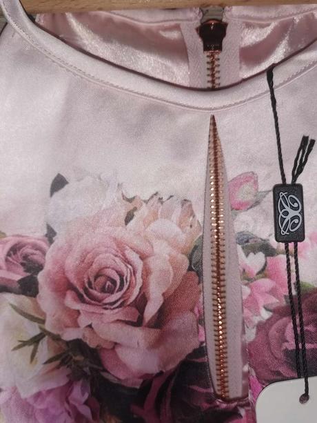 Spoločenské šaty, 42