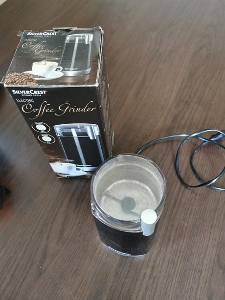 Mlynček na kávu, silver crest