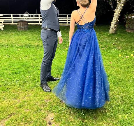 Spoločenské šaty, <50