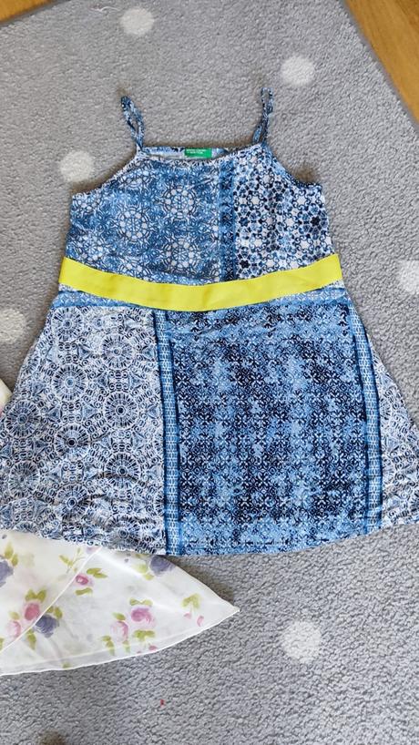 Krasne šaty, benetton,104