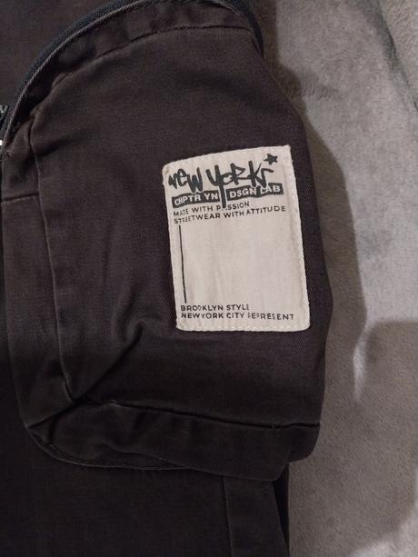 Nohavice č.176, chapter young,176