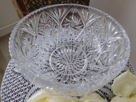 Kryštálová miska mohutnejšia, 