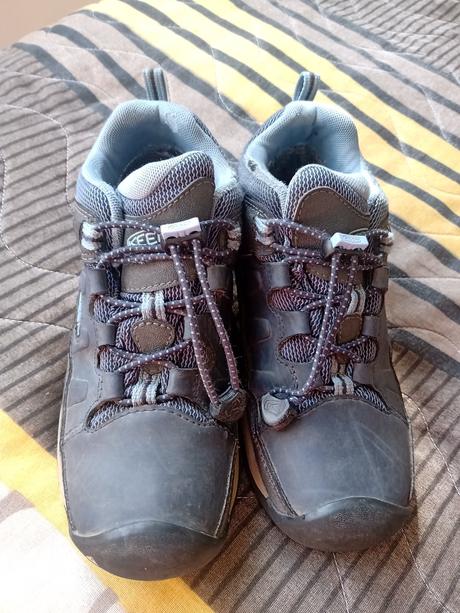 Trekove topanky, keen,35