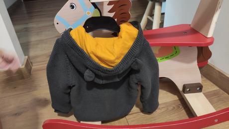 Hrubý svetrik 74/80, lupilu,74