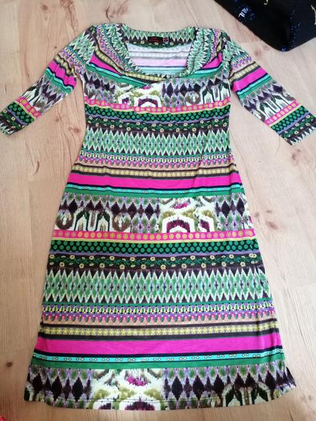 Farebné ľahké šaty, 38