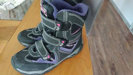 Teplé so zuchým zipsom, 32