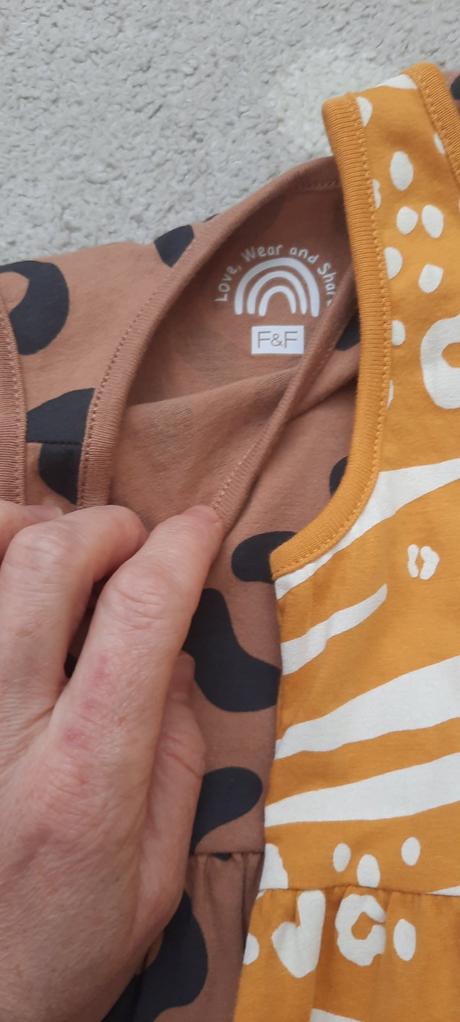 Nové šaty 3x, f&f,98