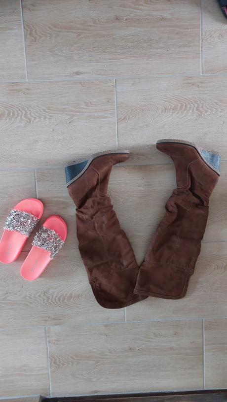 Darujem damske nenosene cizmy 39, 39