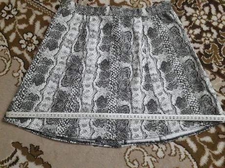 Dievčenská sukňa, 158