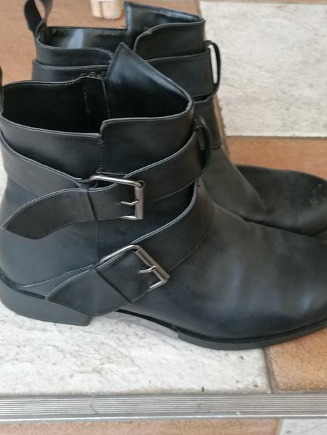 Štýlové kotníkové čierne čižmičky, 40