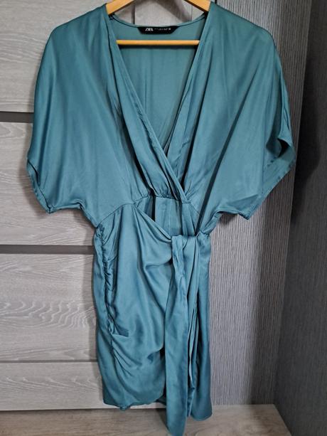 Šaty zo saténu, zara,s