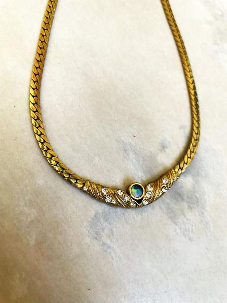 Náhrdelník s opálom,