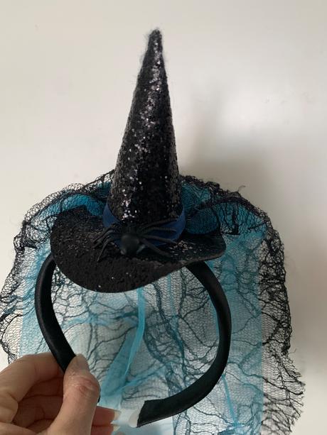 Disney deluxe halloween šaty s klobúkom, 