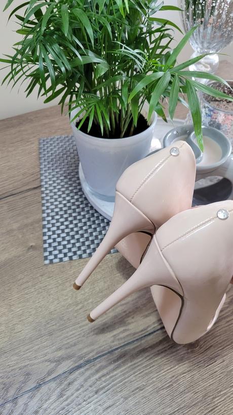 Lodičky reserved, reserved,38