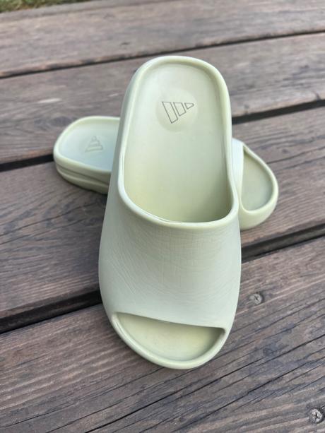 Šľapky alla adidas yeezy, 30