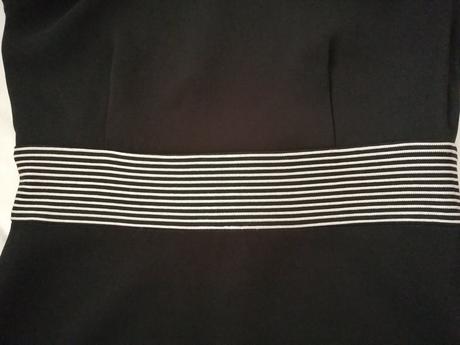 Pekné elegantné šaty, 36