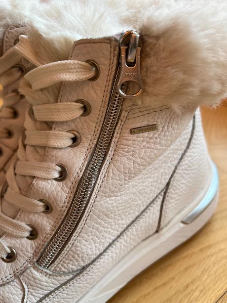 Vodeodolne kozene zateplene topanky, geox,39