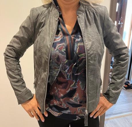 Dámske bundy a kabáty,