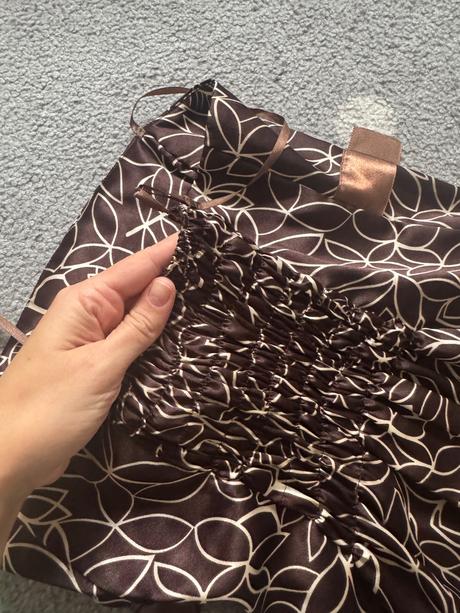 Krásne dámske šaty s, s