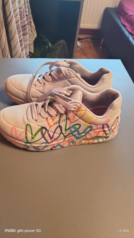 Botasky pre dievča, skechers,37