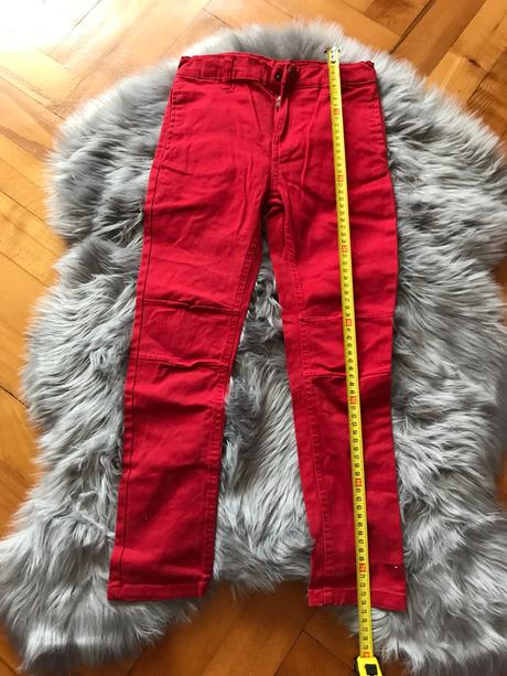 Červené rifľové nohavice, 128