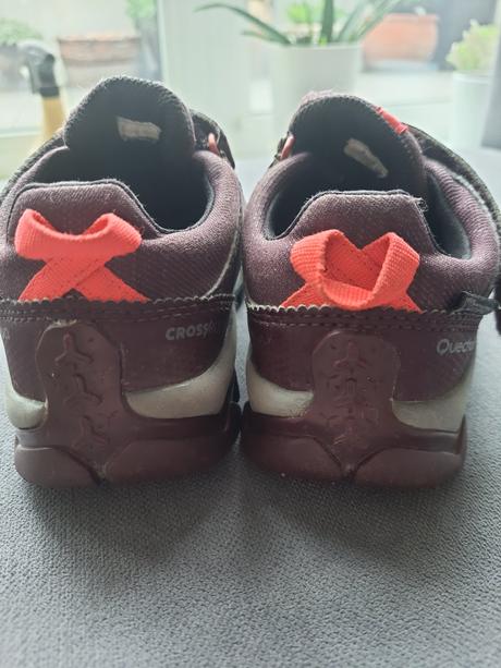 Turisticke topanky quechua, quechua,32