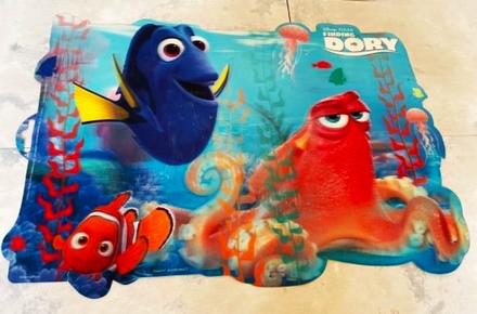 Podložka - hľadá sa dory/disney,
