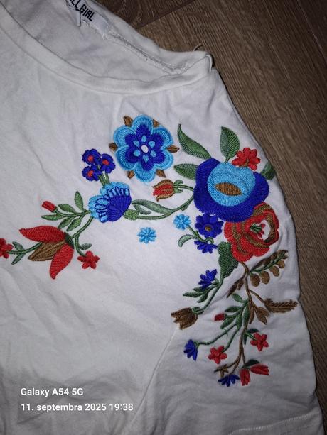 Tricko a výšivkou, m