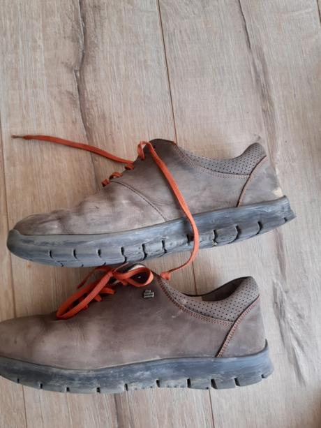 Celokožené poltopanky, 39