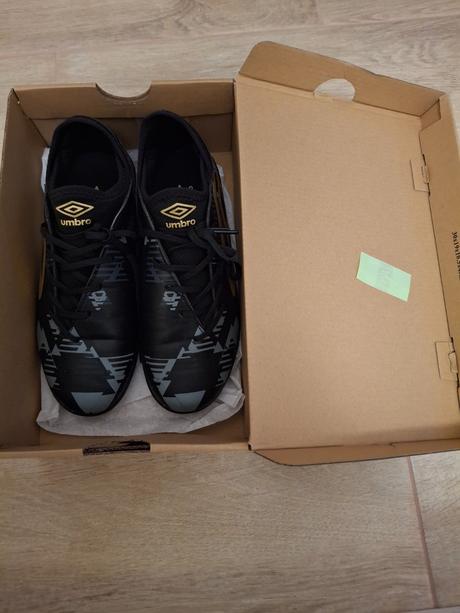 Turfy umbro, 40