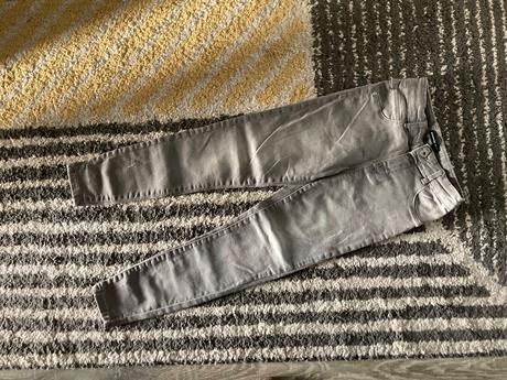 Šedé skinny rifle, reserved,140