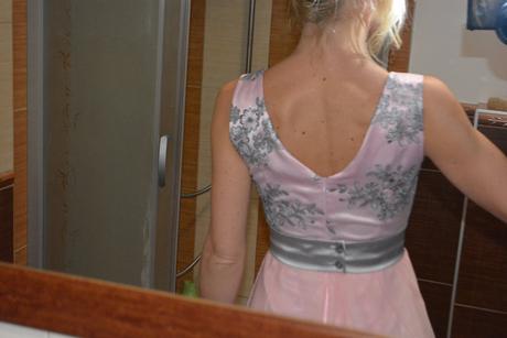 Koktejlové šaty, s