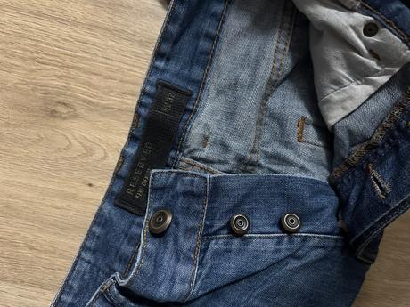 Kraťase, reserved,32