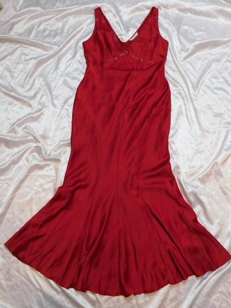 Luxusne pekne saty na slavnost, 38