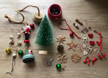 Balík vianočných dekorácií a ozdôb, luskáčik, 