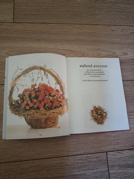 Kniha sušené kvetiny,